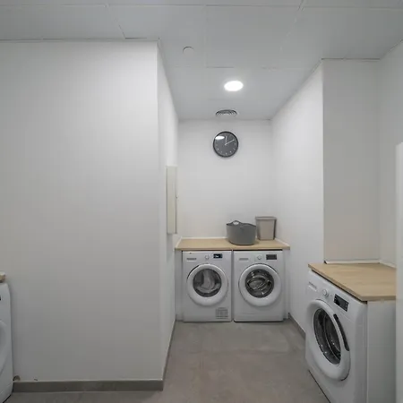 Xpce Urban 7 Skyline - Parking Free